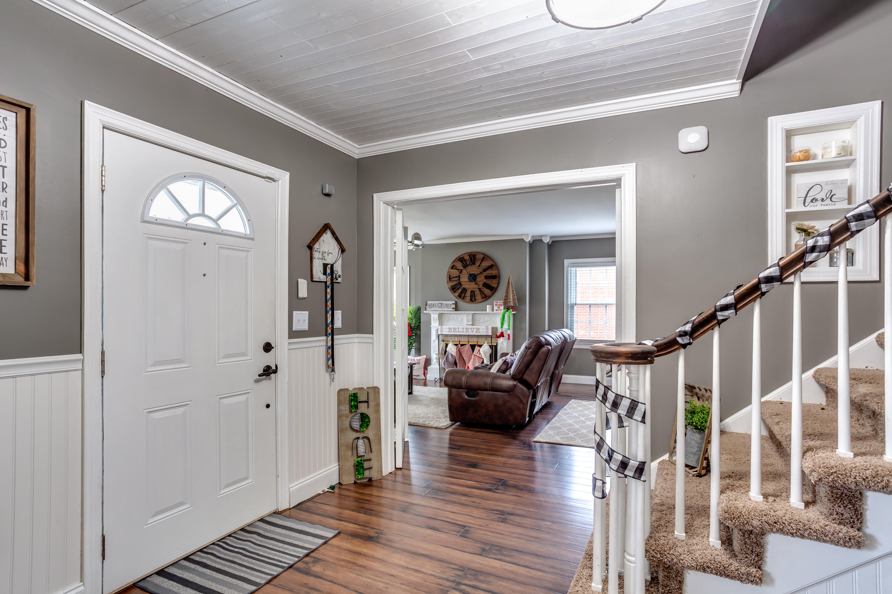 4 Foyer