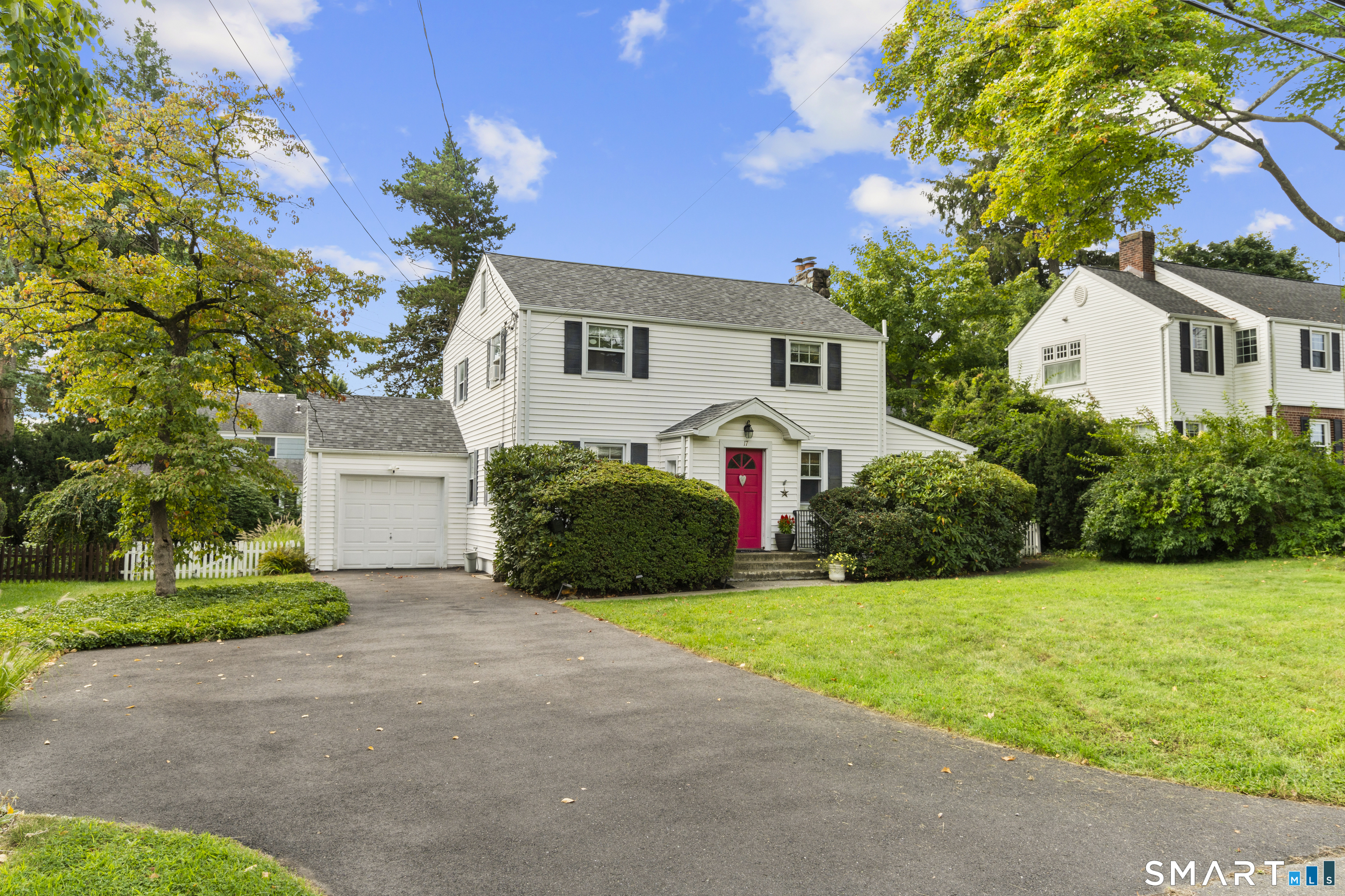 17 Alton Road Stamford, CT 06906 - Photo 3 of 38 Gallery Image 3