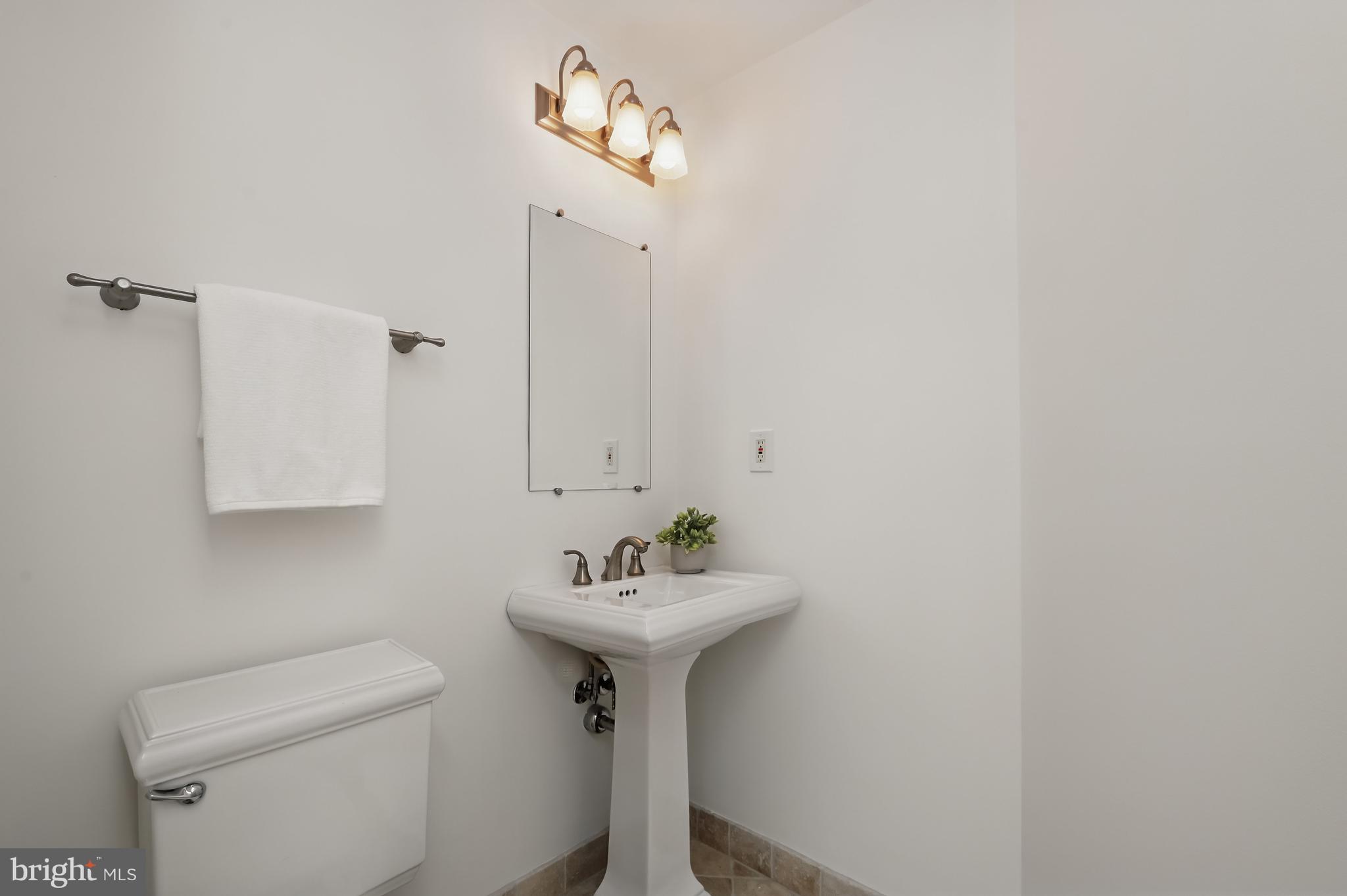2603 Klingle Road Northwest Washington, DC 20008 - Photo 19 of 35 Powder room