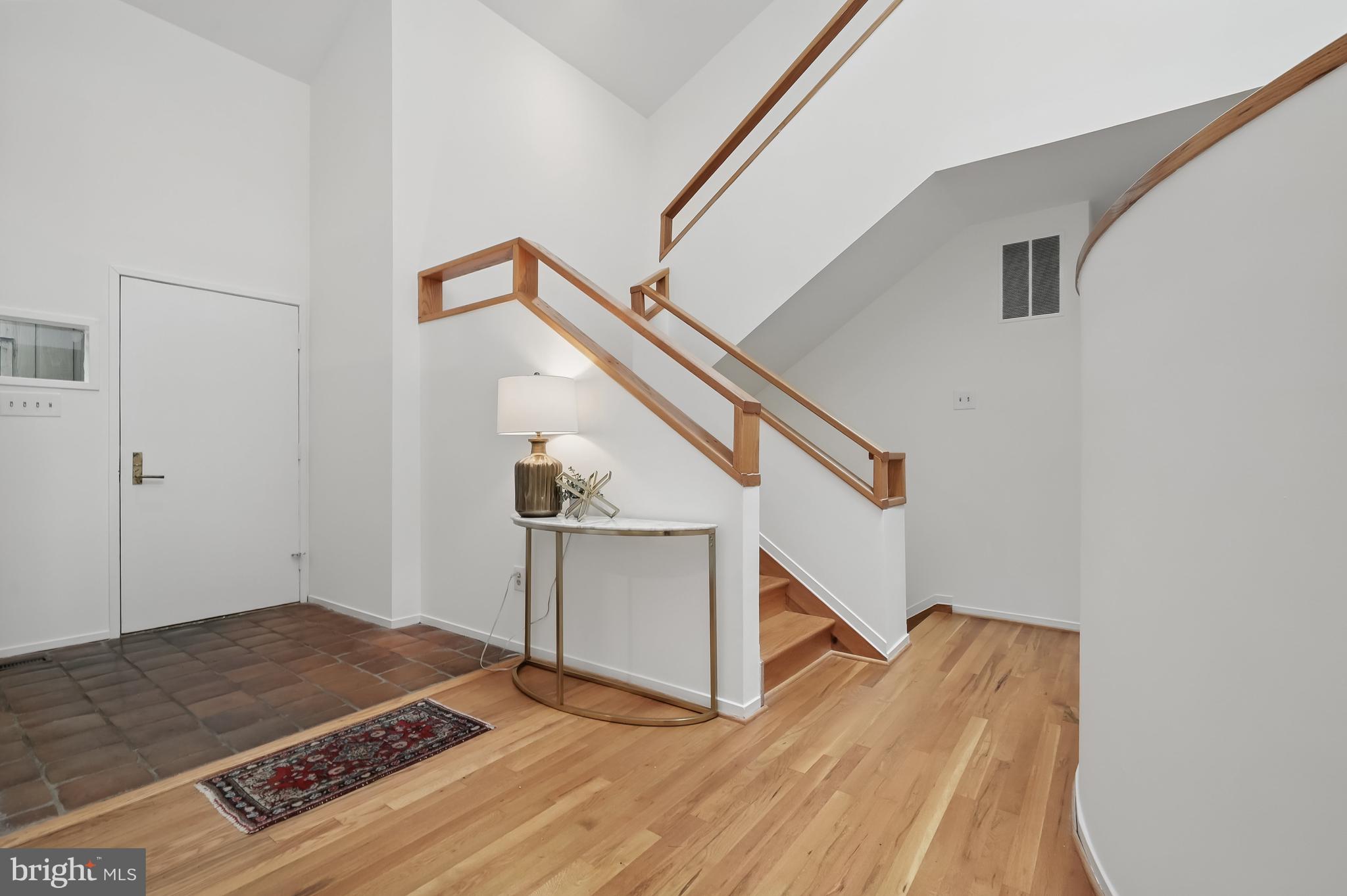 2603 Klingle Road Northwest Washington, DC 20008 - Photo 4 of 35 Entry