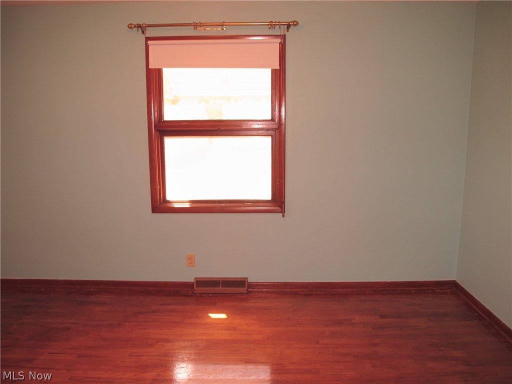 6028 Dunham Road Maple Heights, OH 44137 - Photo 4 of 16 Gallery Image 4