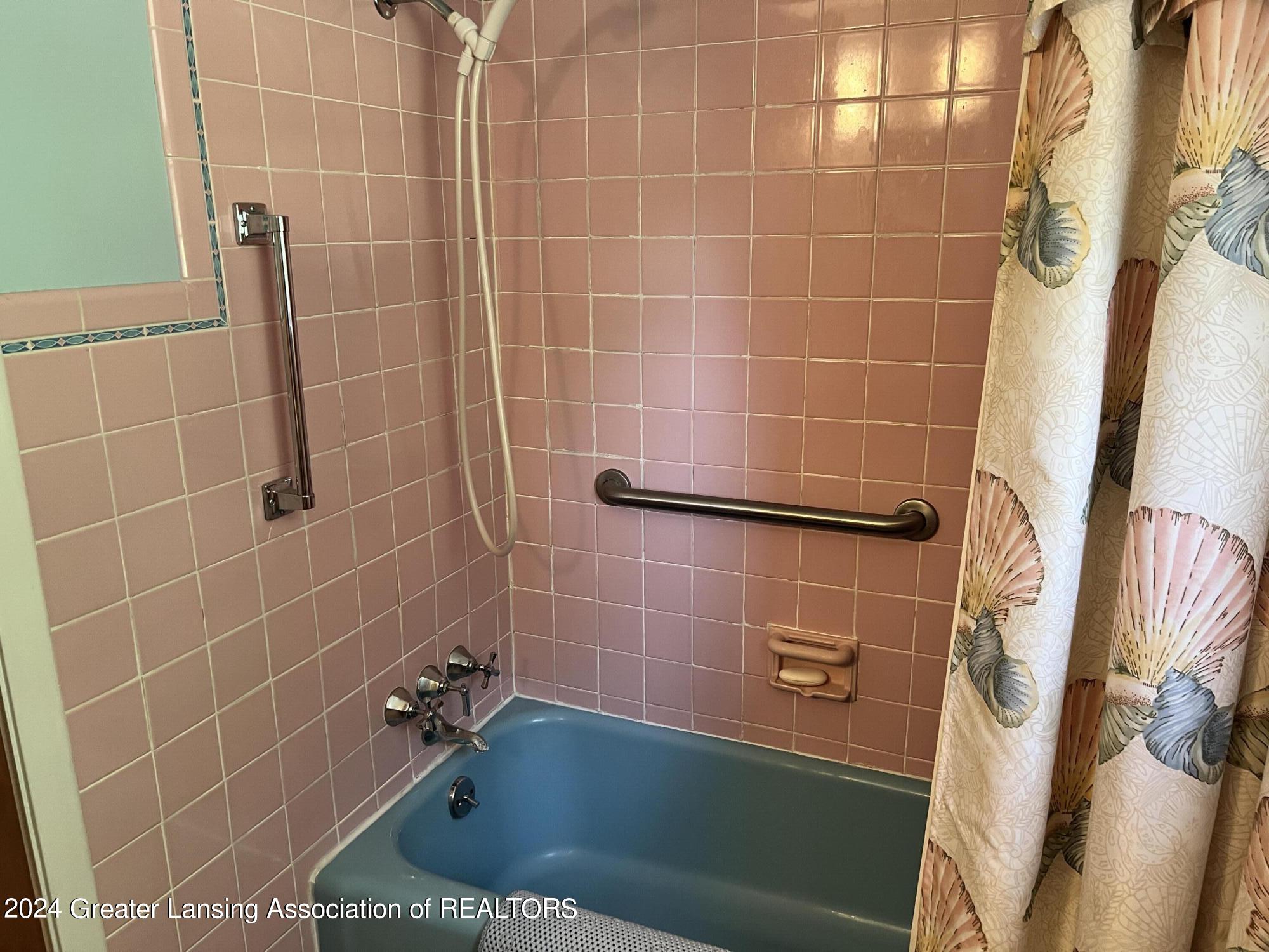 4104 Elizabeth Road Lansing, MI 48917 - Photo 23 of 34 Photo Oct 03 2024, 10 55 07 AM
