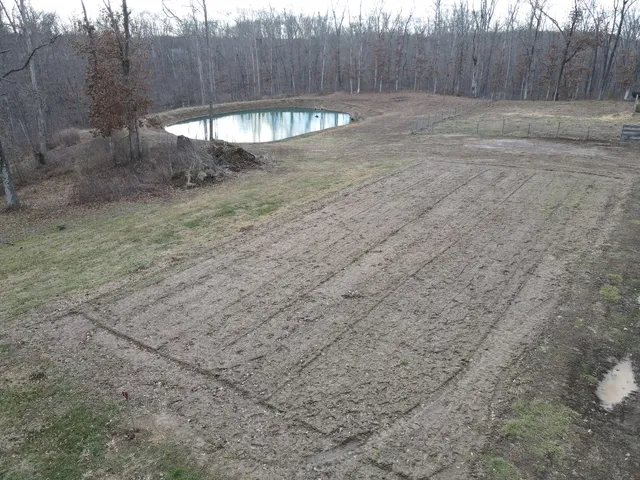 a view of a livingroom with furniture