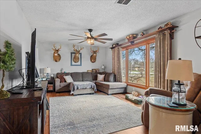 $285,000 | 641 Foxtail Lane, Springfield, IL 62707