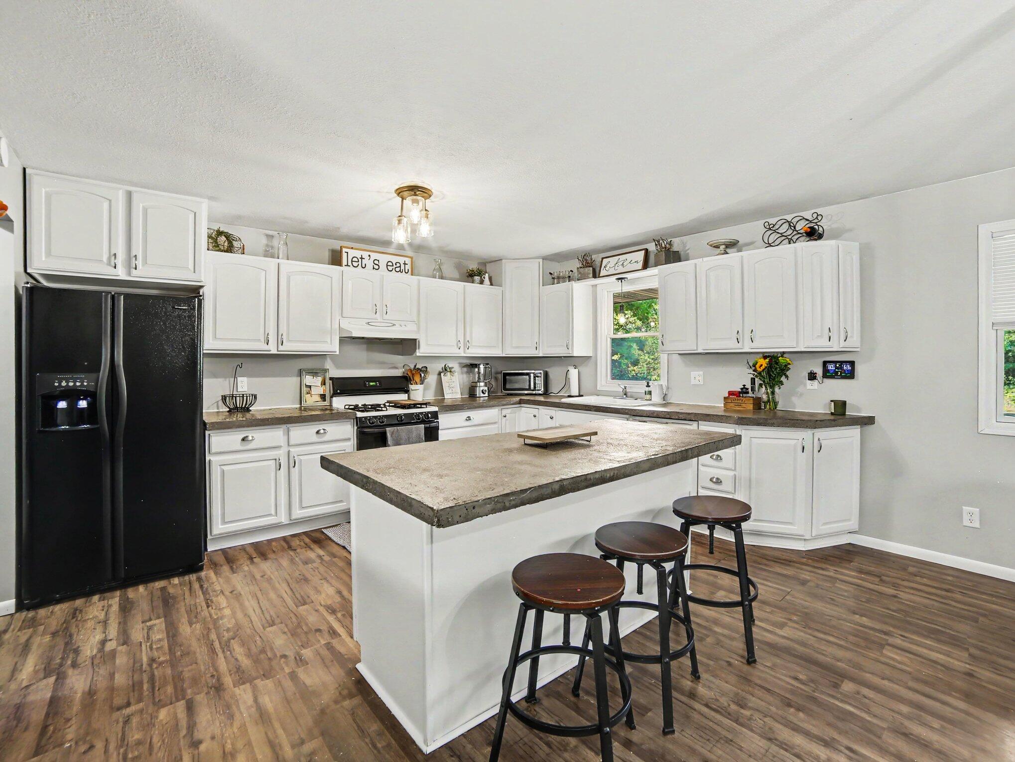384 East Wilke Road Rothbury, MI 49452 - Photo 10 of 41 006_file_9173