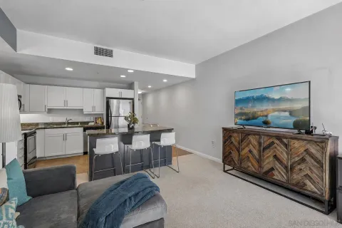 $409,900 | 206 Park Boulevard, Unit 313, San Diego, CA 92101