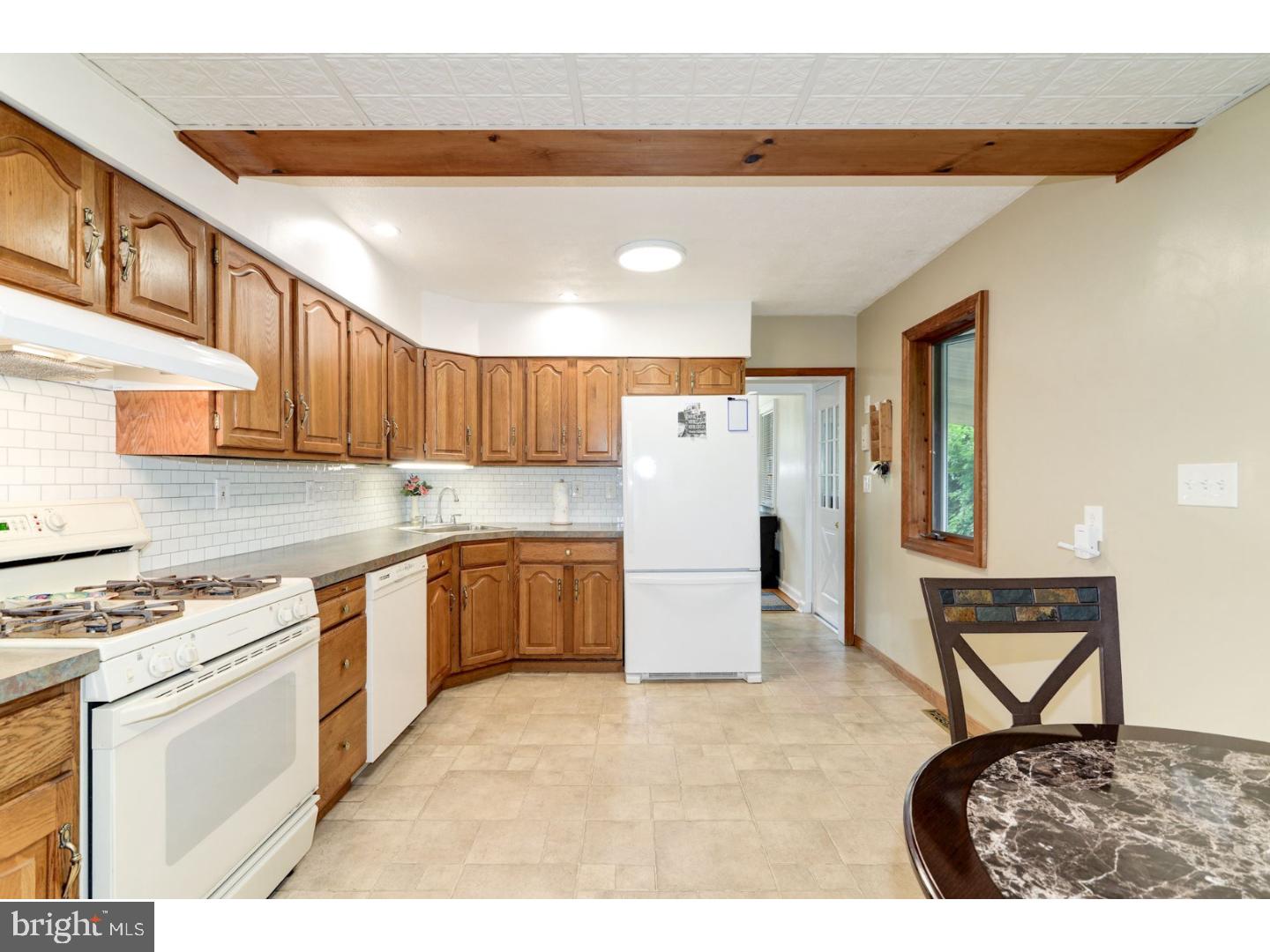110 Cornell Road Glassboro, NJ 08028 - Photo 5 of 25 Kitchen