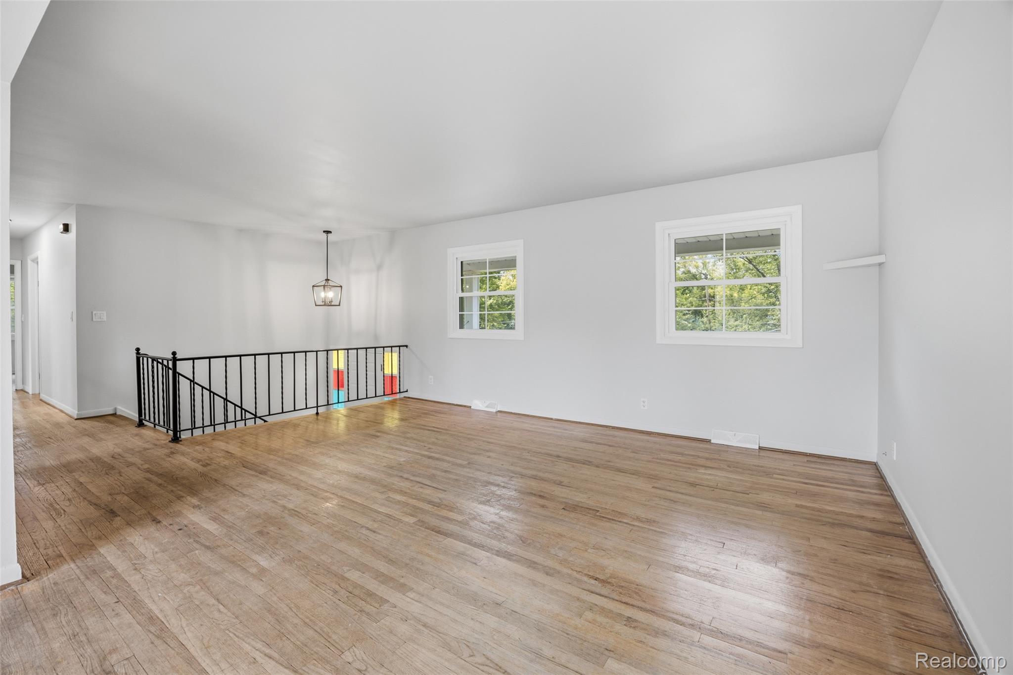 9805 Platt Road Milan, MI 48160 - Photo 12 of 49 2_living room.jpg