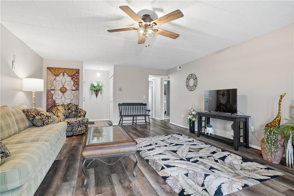 203 Piper Lane Butler, PA 16001 - Photo 6 of 33