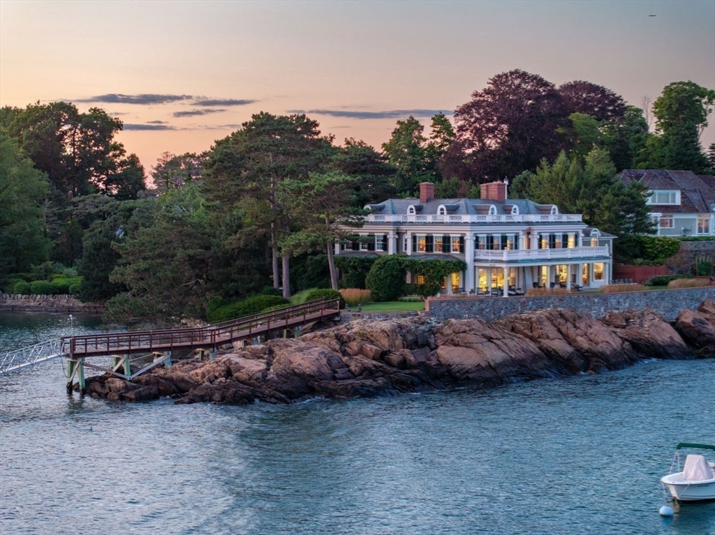 17 Crowninshield Road Marblehead, MA 01945 - Photo 41 of 42