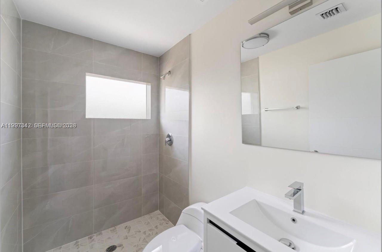 2268 Northwest 52nd Street, Unit TOP Miami, FL 33142 - Photo 8 of 10