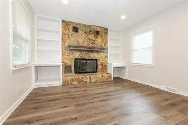 $2,150 | 506 Northeast Roanoke Drive, Blue Springs, MO 64014