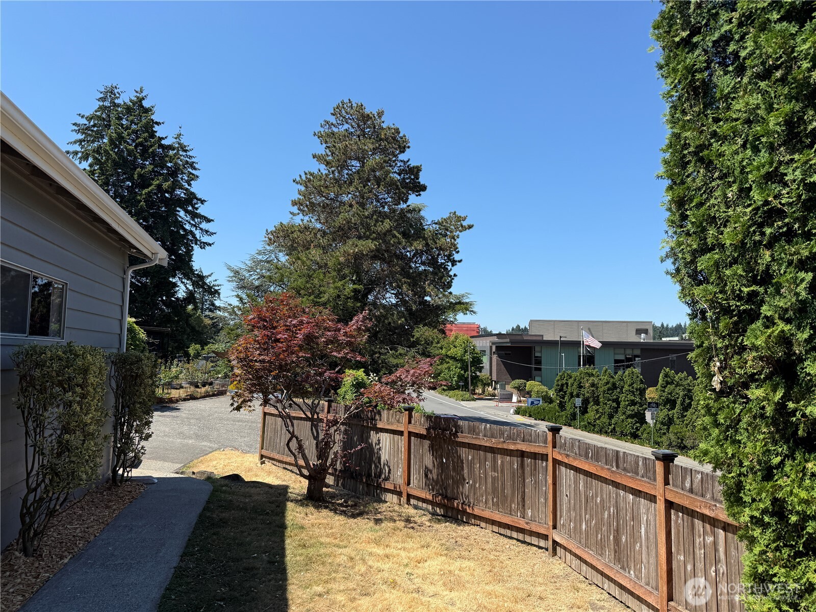 10527 Beardslee Boulevard Bothell, WA 98011 - Photo 4 of 29 Gallery Image 4