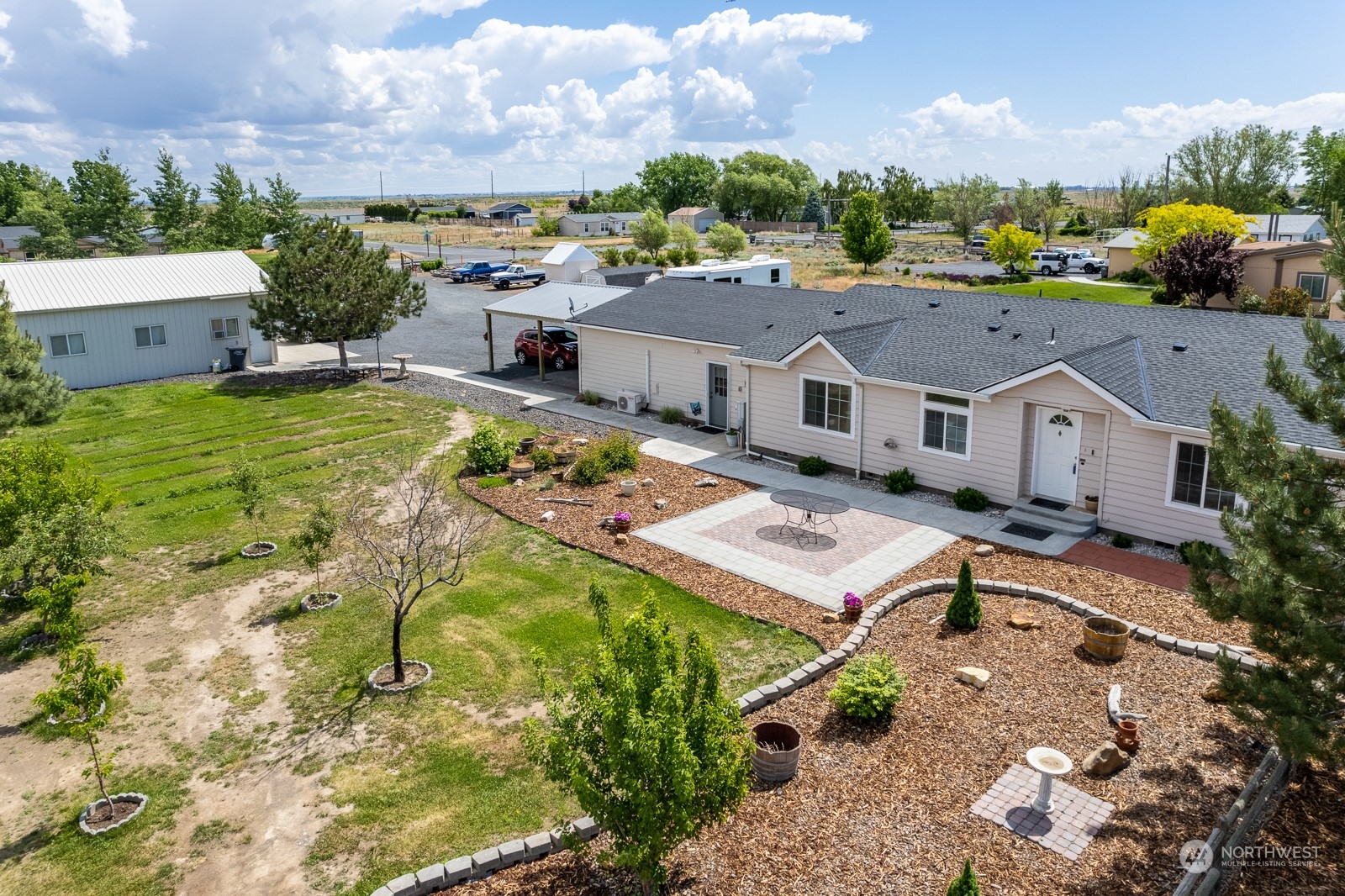 7590 Bouldercrest Road Northeast Moses Lake, WA 98837 - Photo 3 of 40 Gallery Image 3
