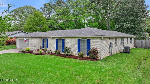 $245,000 | 1421 Huntcliff Way, Clinton, MS 39056