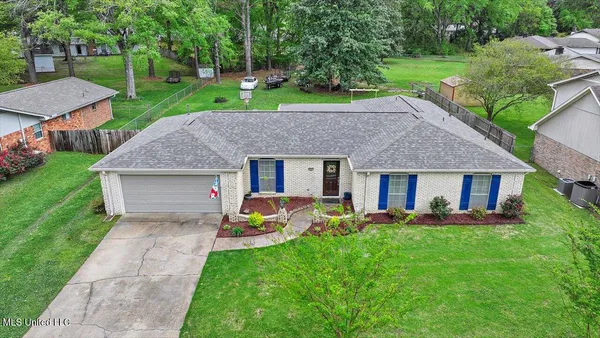 $245,000 | 1421 Huntcliff Way, Clinton, MS 39056