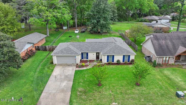 $245,000 | 1421 Huntcliff Way, Clinton, MS 39056