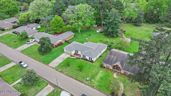 $245,000 | 1421 Huntcliff Way, Clinton, MS 39056