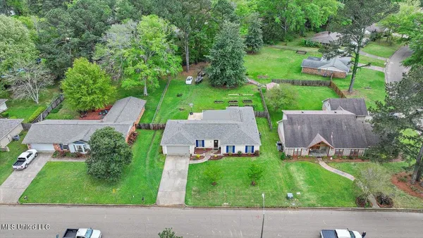 $245,000 | 1421 Huntcliff Way, Clinton, MS 39056