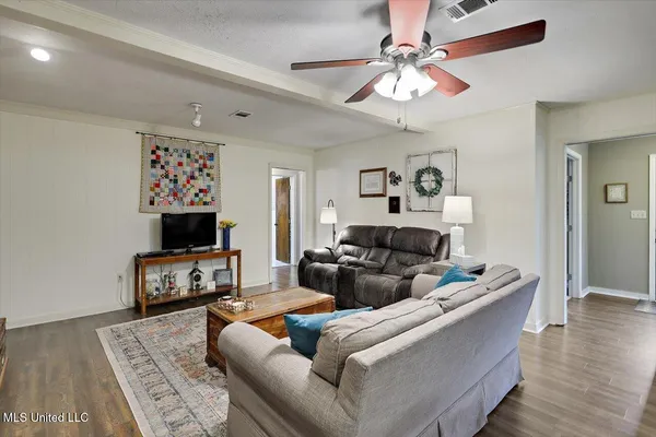 $245,000 | 1421 Huntcliff Way, Clinton, MS 39056