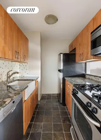 $799,000 | 77 Bleecker Street, Unit 816N | Greenwich Village