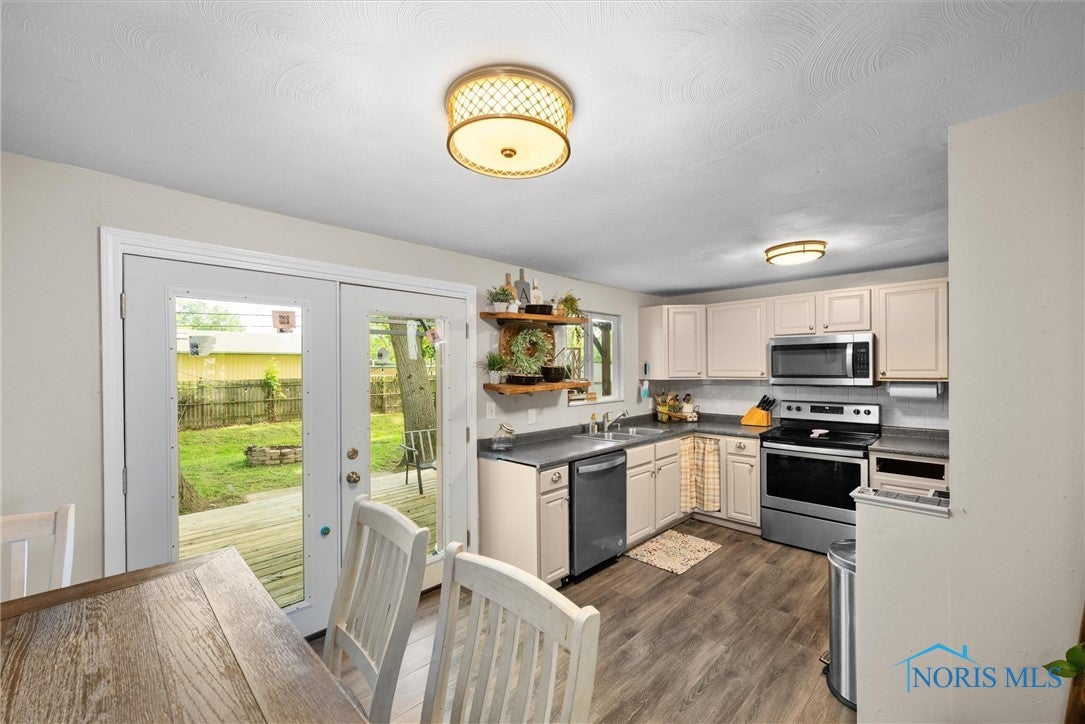 4252 Foxchapel Road Toledo, OH 43607 - Photo 12 of 29 Gallery Image 12