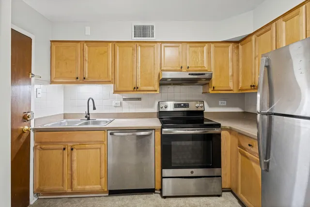$230,000 | 1567 Ridge Avenue, Unit 408, Evanston, IL 60201