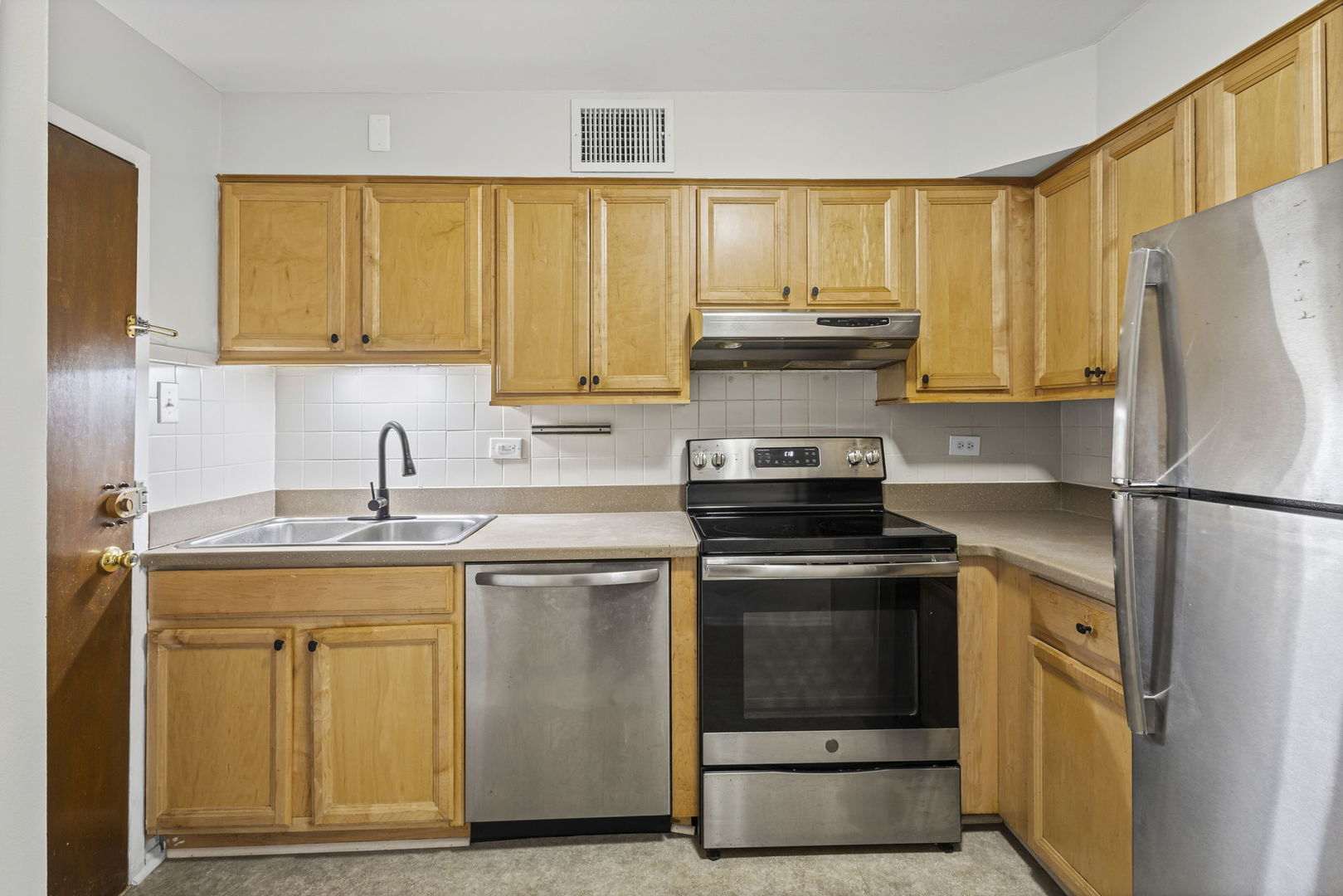 1567 Ridge Avenue, Unit 408 Evanston, IL 60201 - Photo 4 of 15