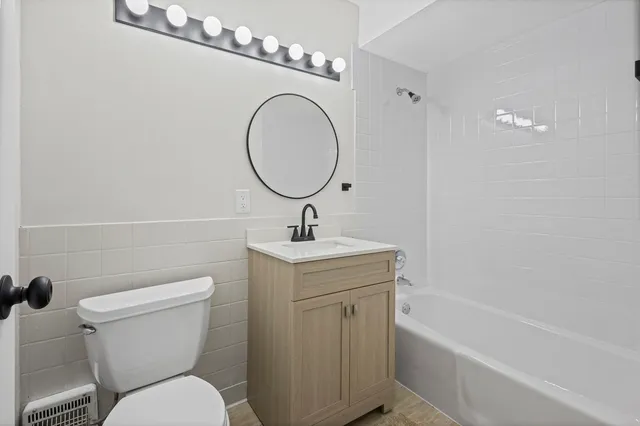 $230,000 | 1567 Ridge Avenue, Unit 408, Evanston, IL 60201