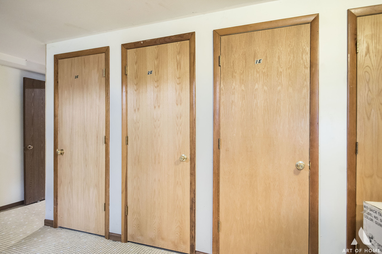 5731 106th Street Chicago Ridge, IL 60415 - Photo 18 of 25 a view of a bathroom with shower and closet
