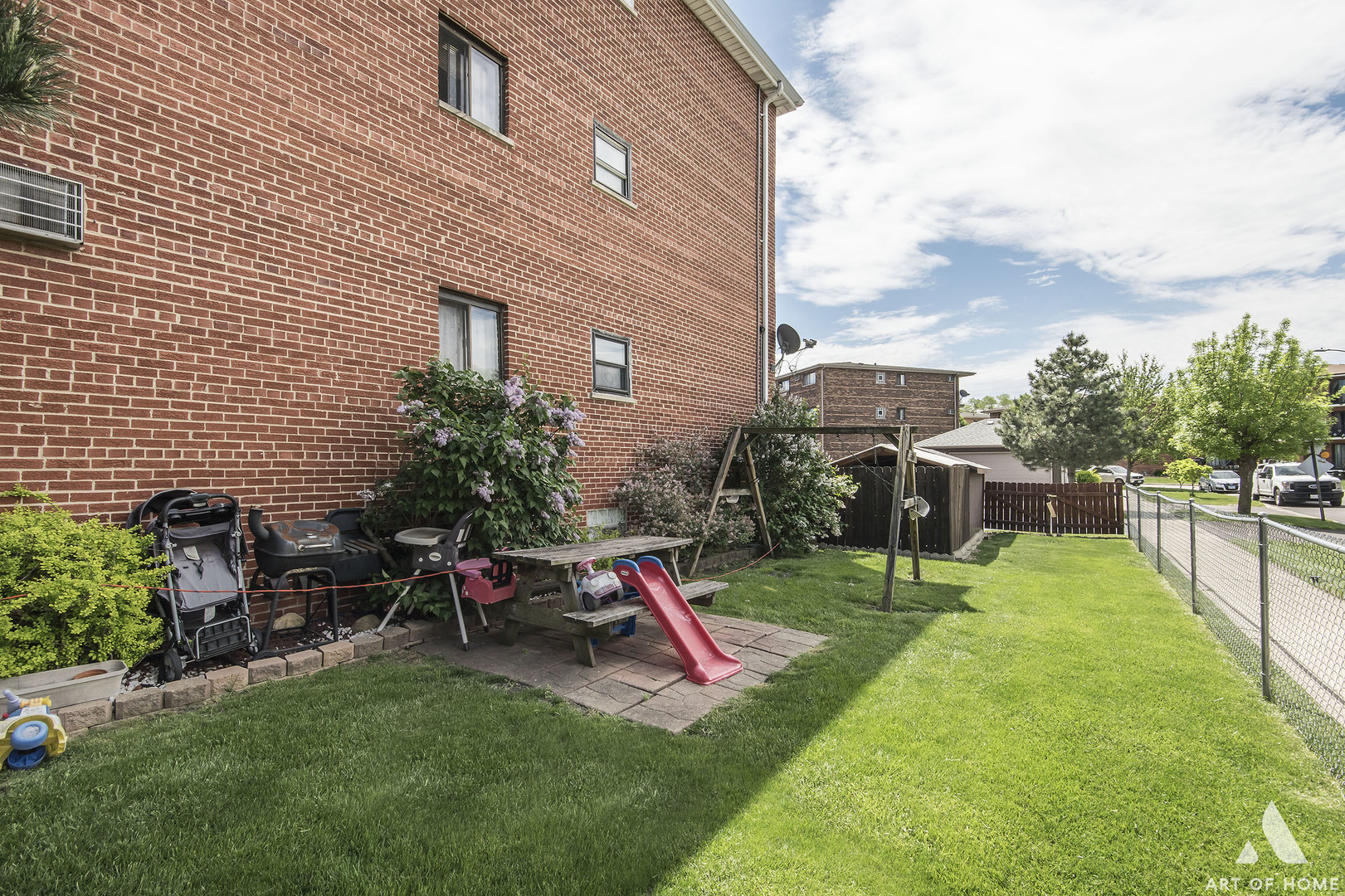 5731 106th Street Chicago Ridge, IL 60415 - Photo 4 of 25 a view of a backyard with sitting area