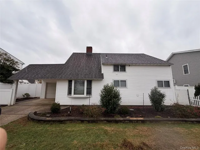 $4,200 | 12 Elves Lane, Levittown, NY 11756