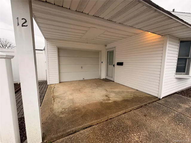 $4,200 | 12 Elves Lane, Levittown, NY 11756