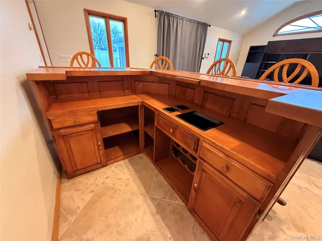 $4,200 | 12 Elves Lane, Levittown, NY 11756