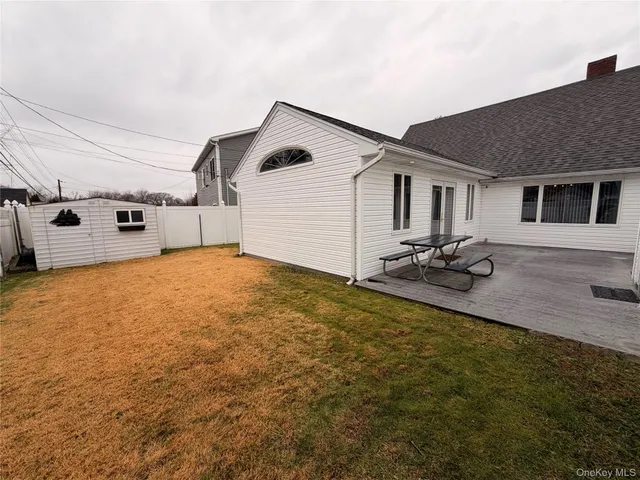 $4,200 | 12 Elves Lane, Levittown, NY 11756