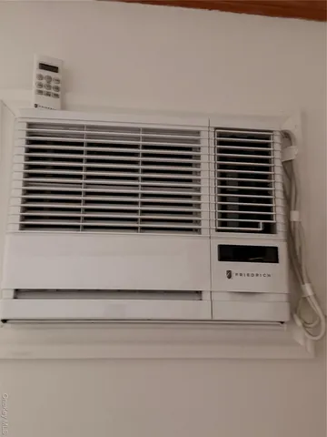 $4,200 | 12 Elves Lane, Levittown, NY 11756