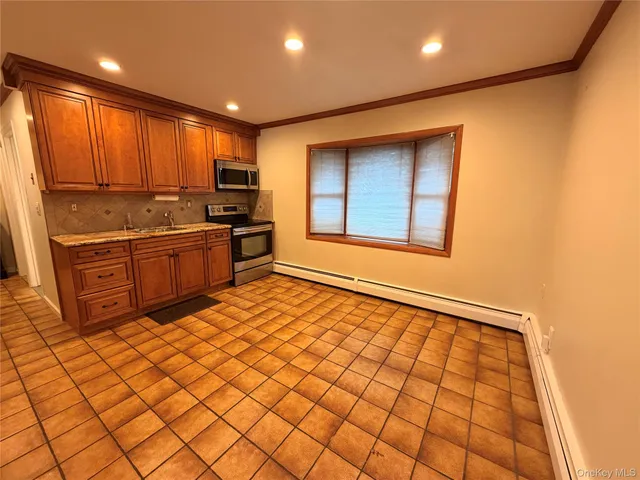 $4,200 | 12 Elves Lane, Levittown, NY 11756