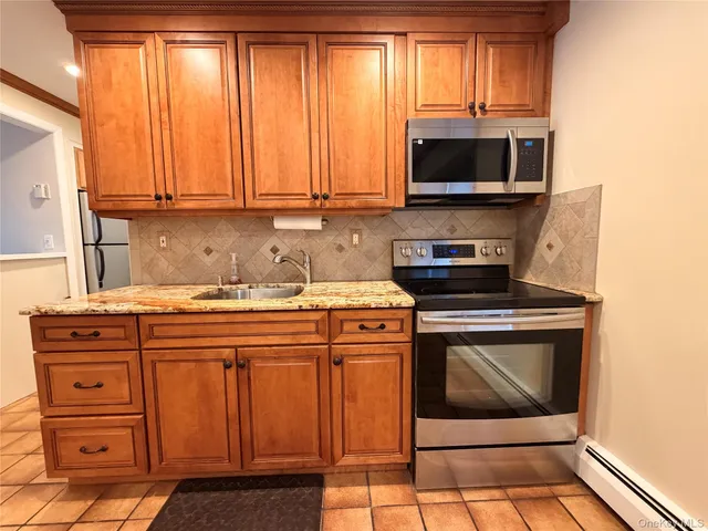 $4,200 | 12 Elves Lane, Levittown, NY 11756