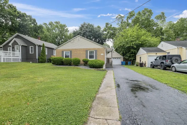 $247,500 | 611 West North Street, Crown Point, IN 46307