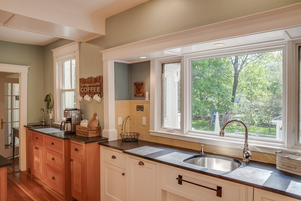 62 Fletcher Road Bedford, MA 01730 - Photo 5 of 42 Gallery Image 5