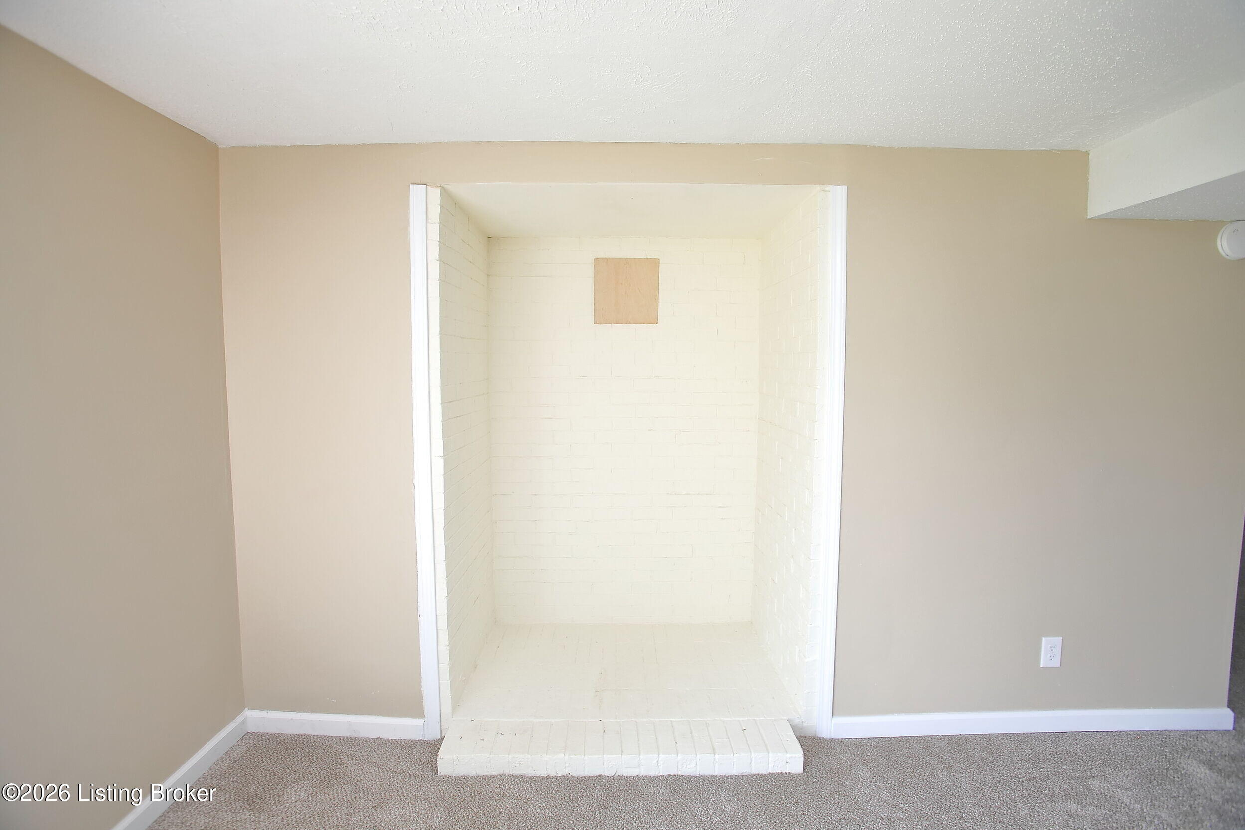 4489 Shepherdsville Road Elizabethtown, KY 42701 - Photo 38 of 51 Basement Family Room