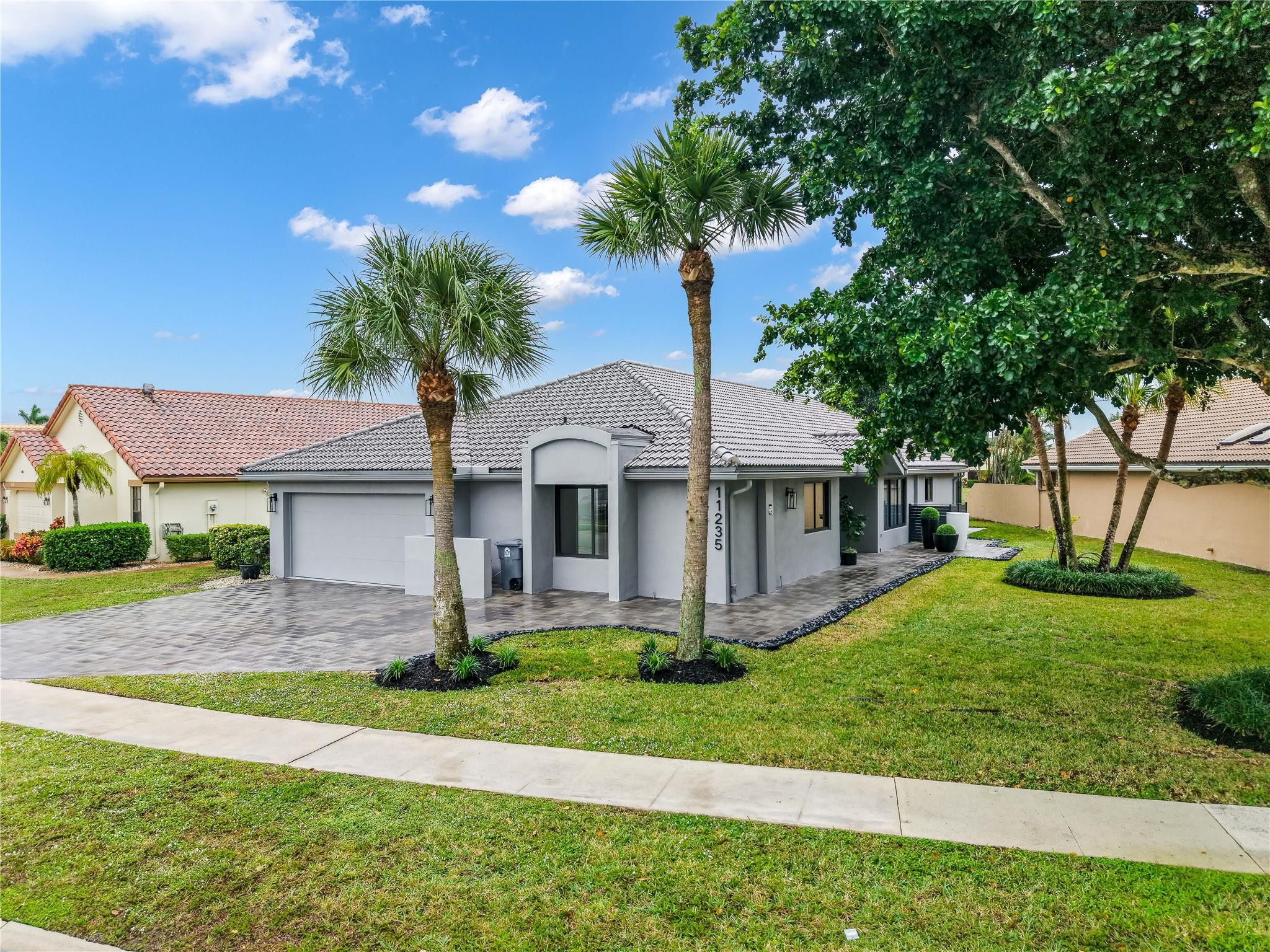 11235 Cloverleaf Circle Boca Raton, FL 33428 - Photo 1 of 26 Front View