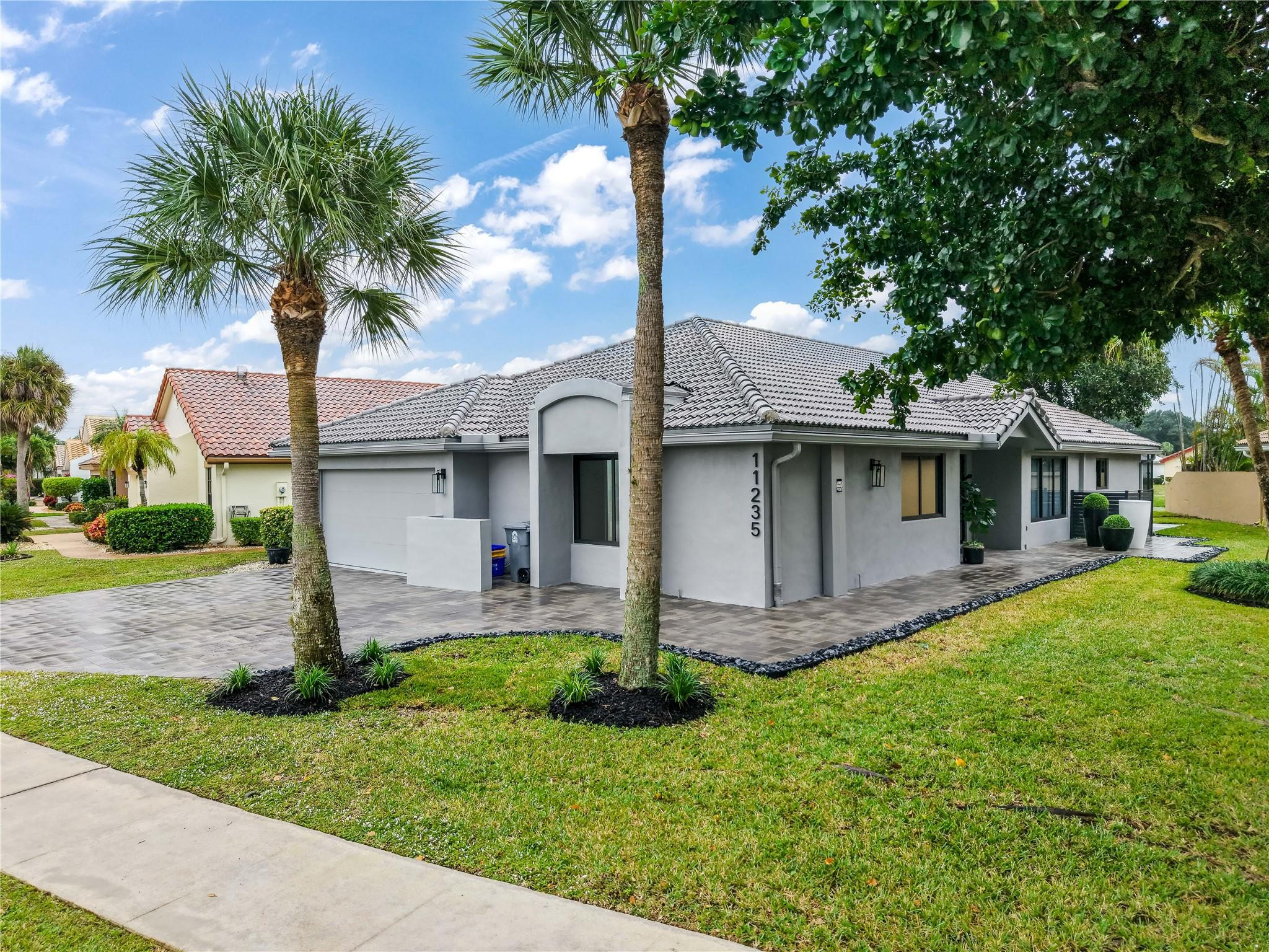 11235 Cloverleaf Circle Boca Raton, FL 33428 - Photo 2 of 26 Front View