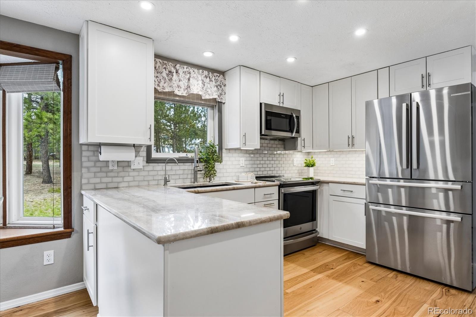 166 Hummingbird Lane Golden, CO 80403 - Photo 6 of 48