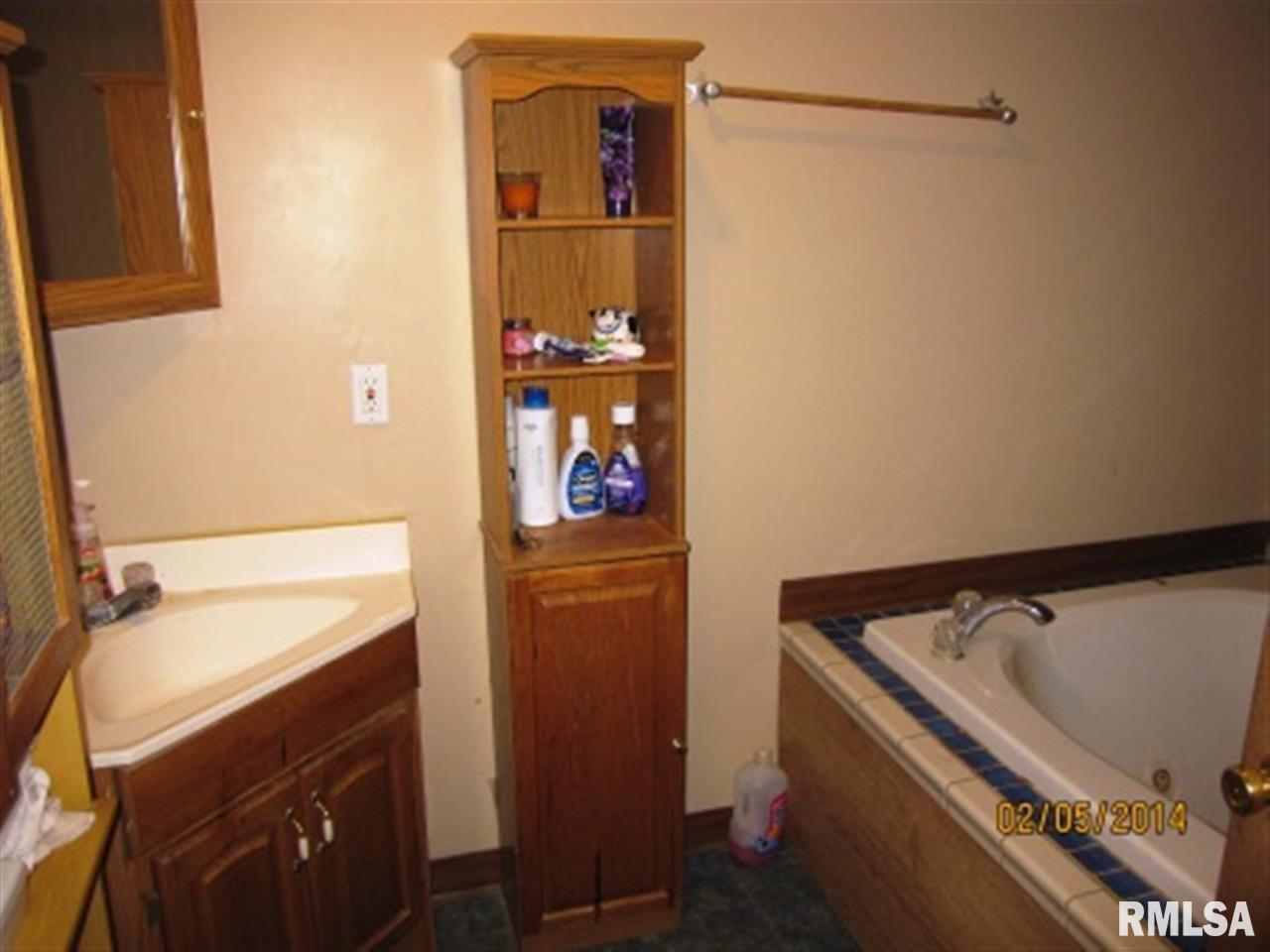 24092 Ridge Road Geneseo, IL 61254 - Photo 8 of 11 Gallery Image 8