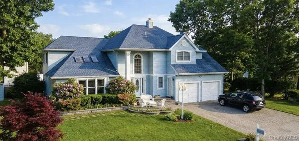 $799,000 | 9 Dexter Street, Selden, NY 11784
