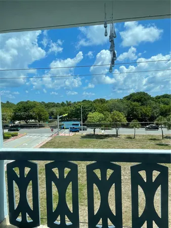$2,200 | 8233 Harding Avenue, Unit 503, Miami Beach, FL 33141