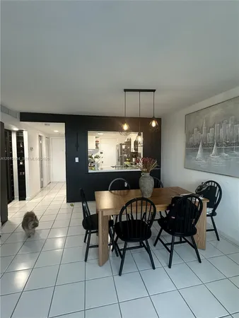 $2,200 | 8233 Harding Avenue, Unit 503, Miami Beach, FL 33141