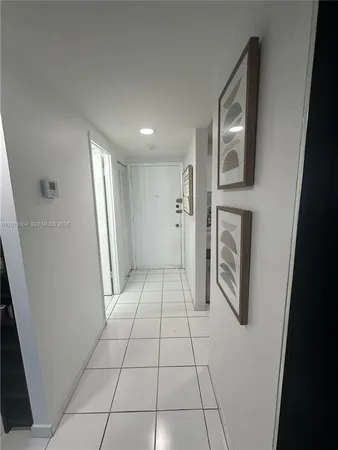 $2,200 | 8233 Harding Avenue, Unit 503, Miami Beach, FL 33141