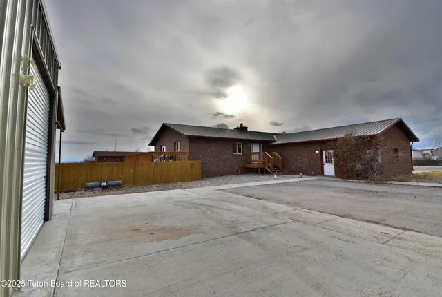 $484,500 | 1013 3rd Street, Marbleton, WY 83113